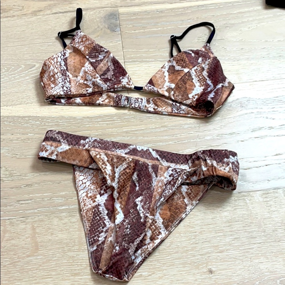 REVOLVE - House of Harlow bikini like new - Medium Top, Small bottom
